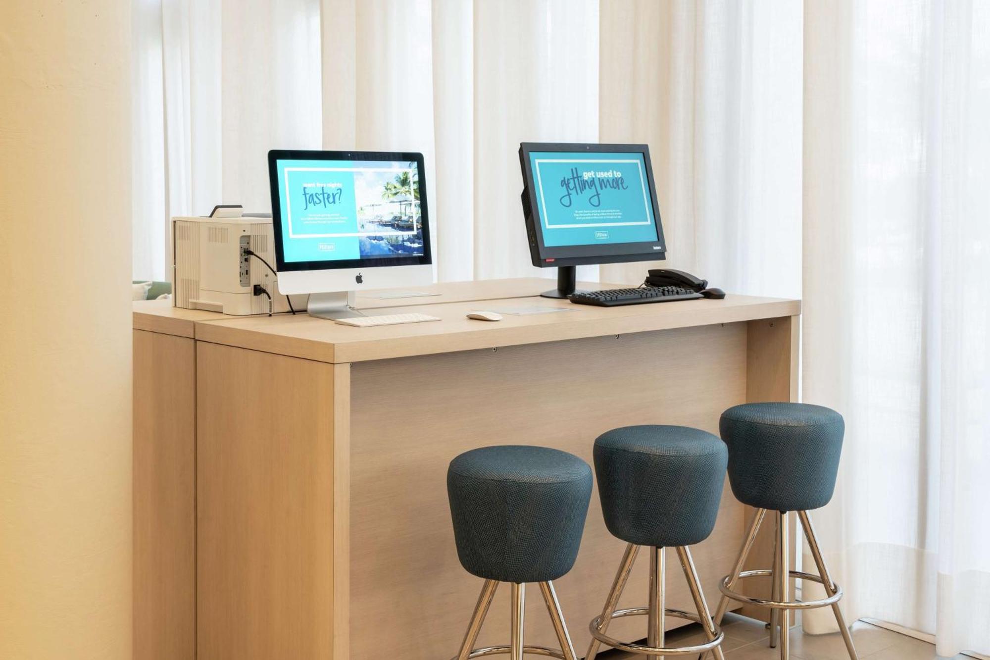 Готель Doubletree By Hilton Miami Doral Sweetwater Екстер'єр фото