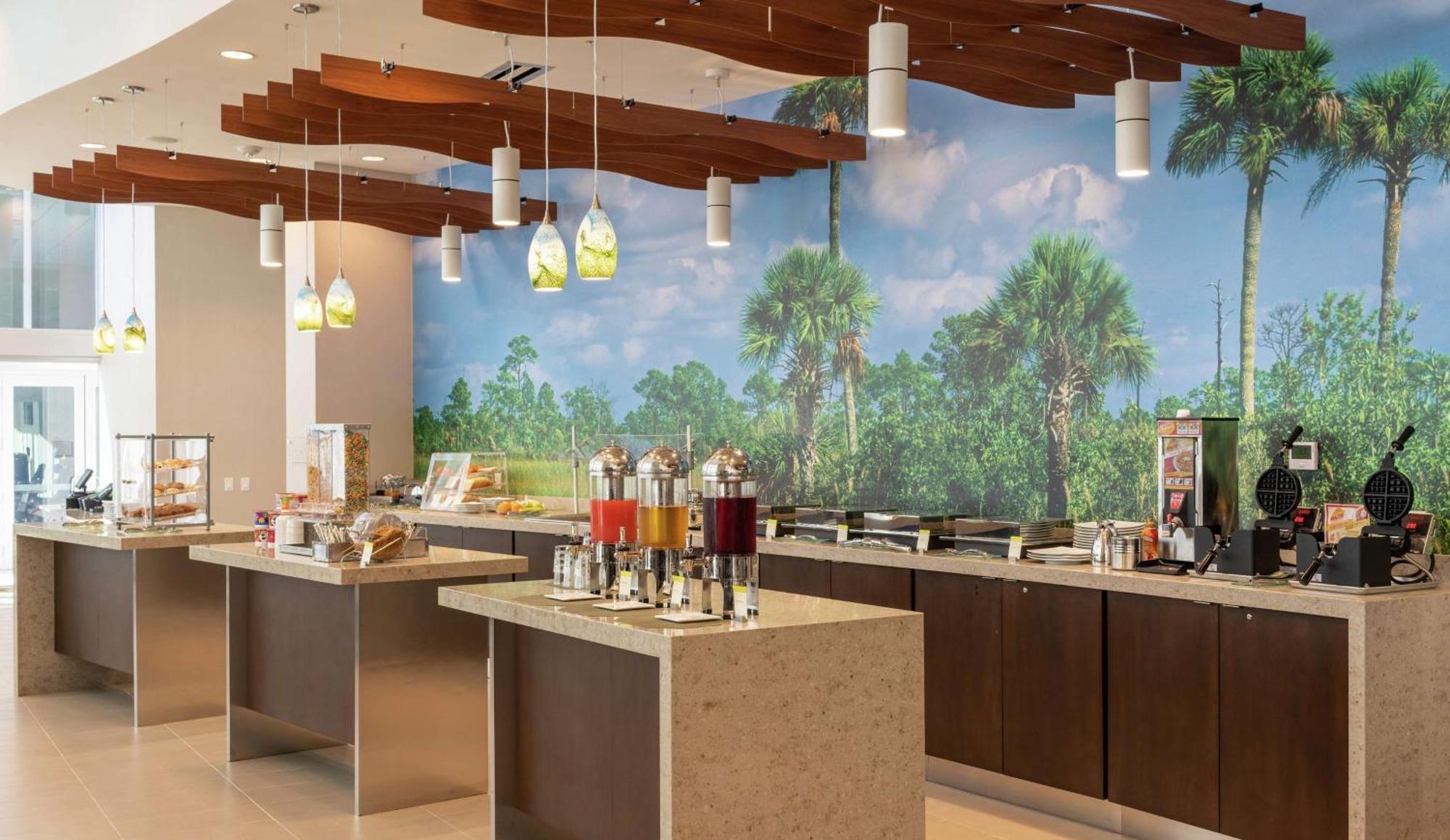 Готель Doubletree By Hilton Miami Doral Sweetwater Екстер'єр фото