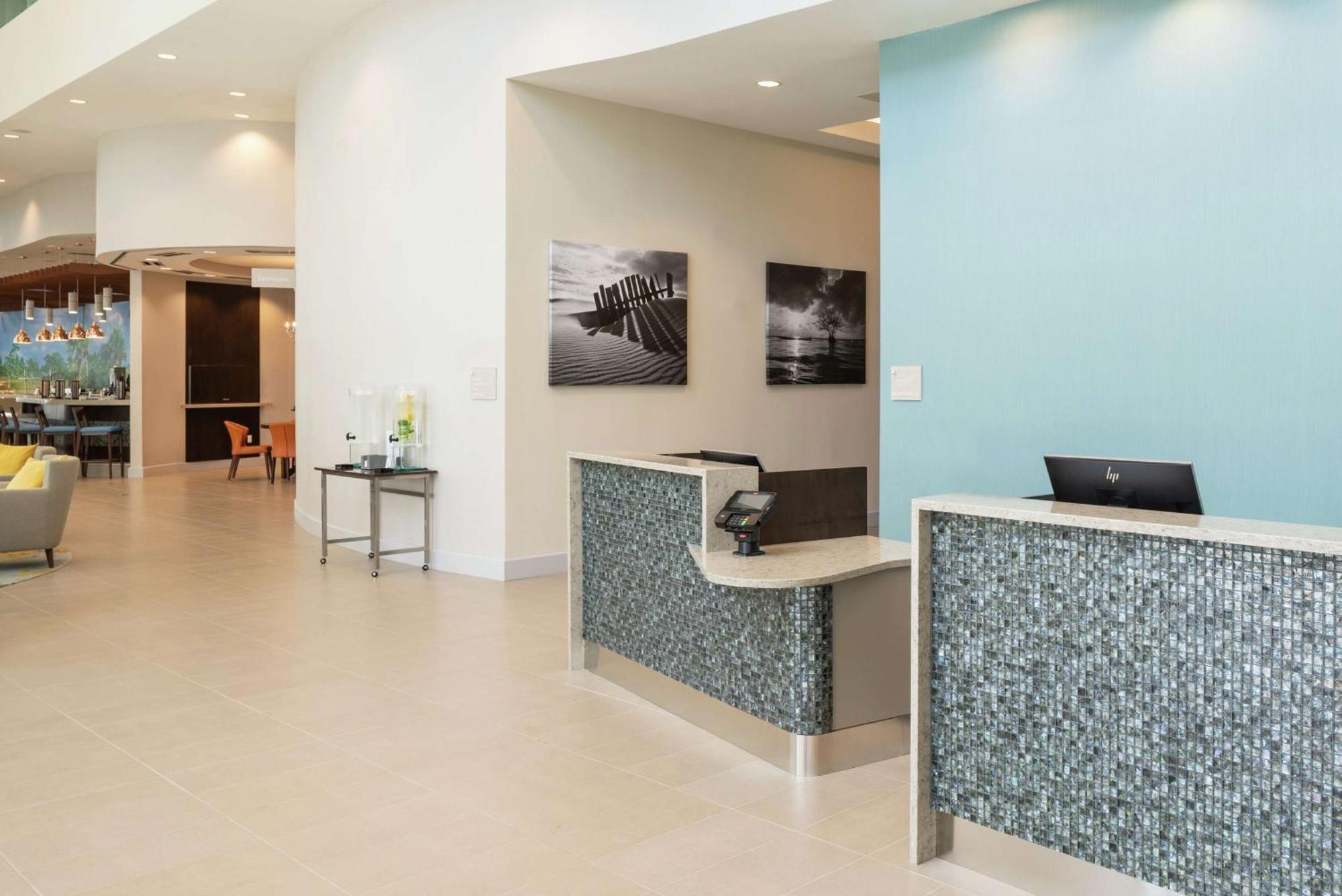 Готель Doubletree By Hilton Miami Doral Sweetwater Екстер'єр фото