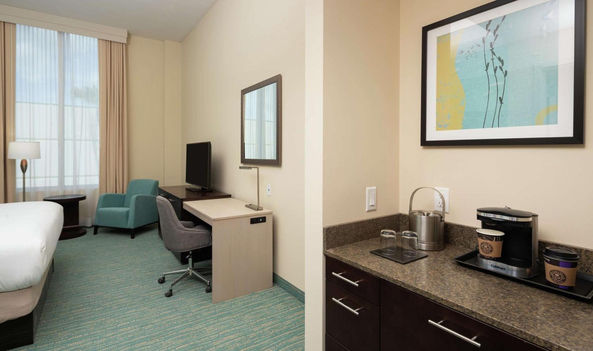 Готель Doubletree By Hilton Miami Doral Sweetwater Екстер'єр фото
