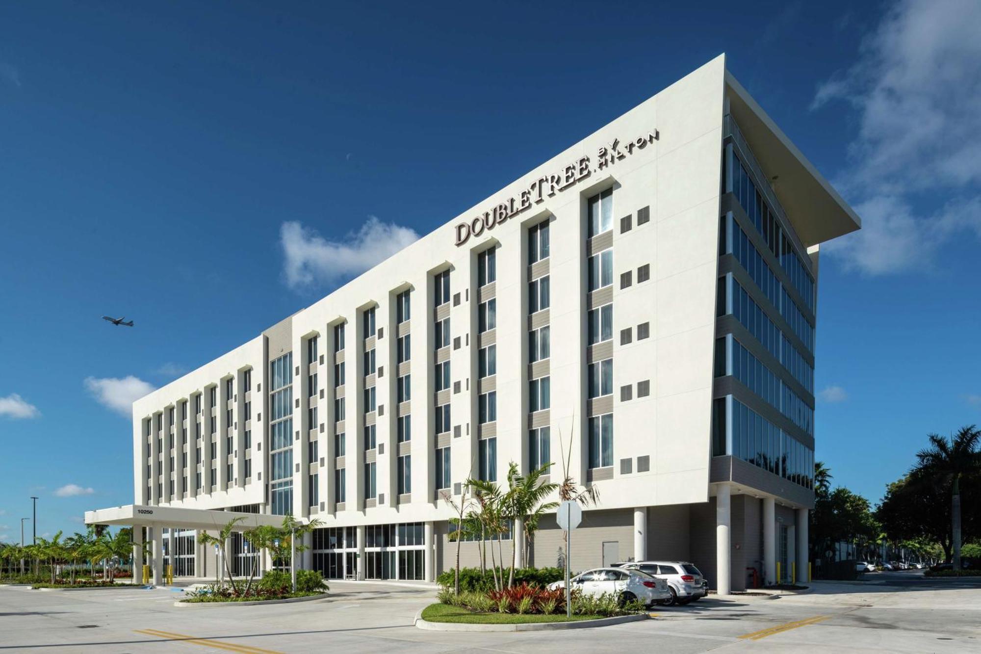 Готель Doubletree By Hilton Miami Doral Sweetwater Екстер'єр фото