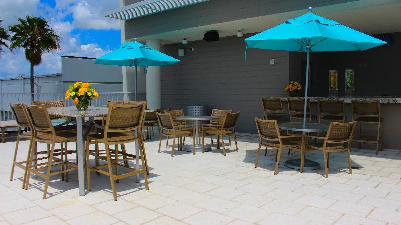 Готель Doubletree By Hilton Miami Doral Sweetwater Екстер'єр фото